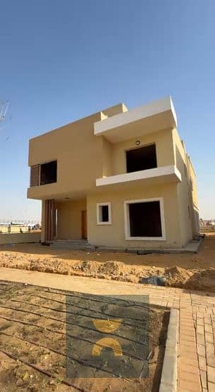 Luxury 5Bedroom Corner Townhouse with a stunning lake view 50% discount or flexible installments on Suez Road near Rehab The Spine Mountain View Luxury 5Bedroom Corner Townhouse with a stunning lake view 50% discount or flexible installments on Suez Road near Rehab The Spine Mountain View