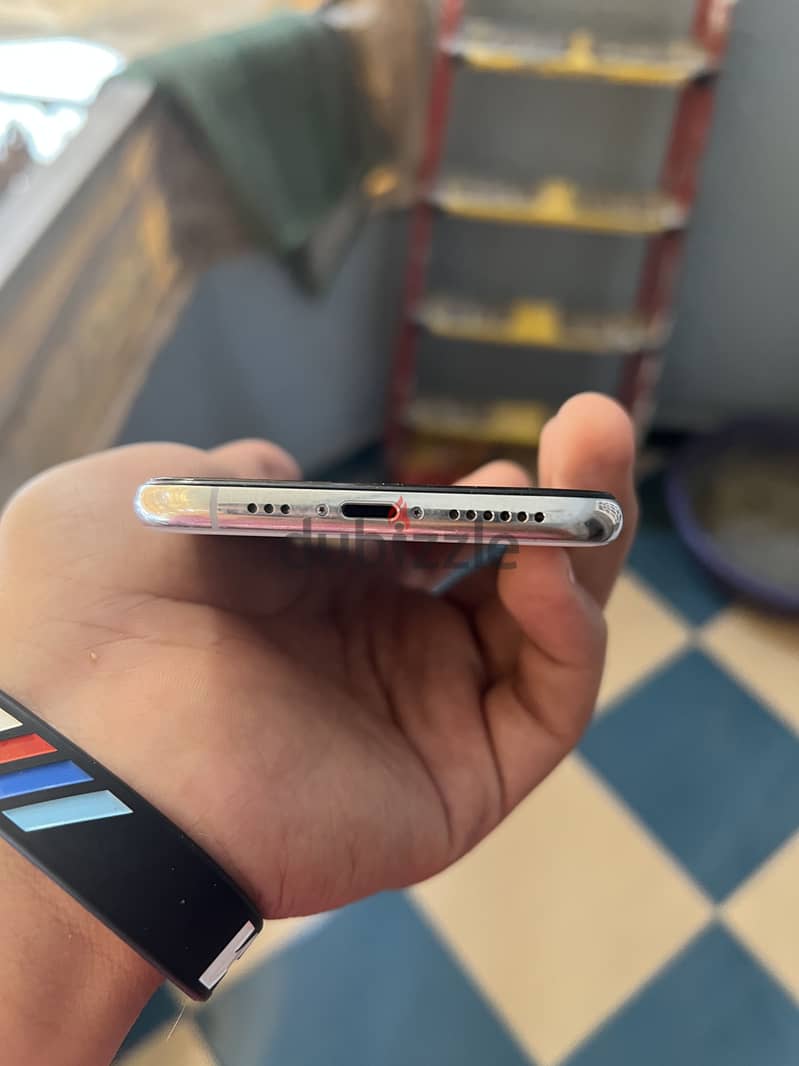 Apple - iPhone XS 4