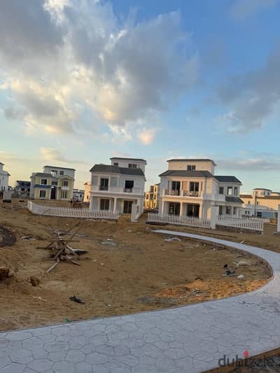 Semi finished  Mountain view 1.1 ( New Cairo )     Apartment 140m for sale