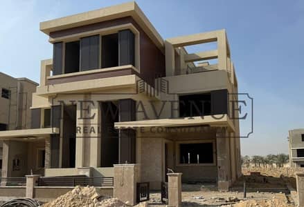 توين هاوس نصف تشطيب جاهز للسكن صف ثاني جولف للبيع في نيو جيزة 6 أكتوبر من تطوير شركة جي للتطوير العقاري New Giza 6th October