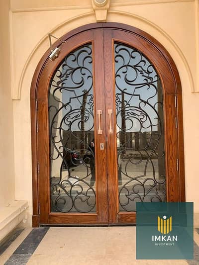 Duplex hyde park- دوبلكس أرضي و واول بجنينة 240م + 88م جنينة وجهتها تحفــة - التجمع الخامس هايد بارك