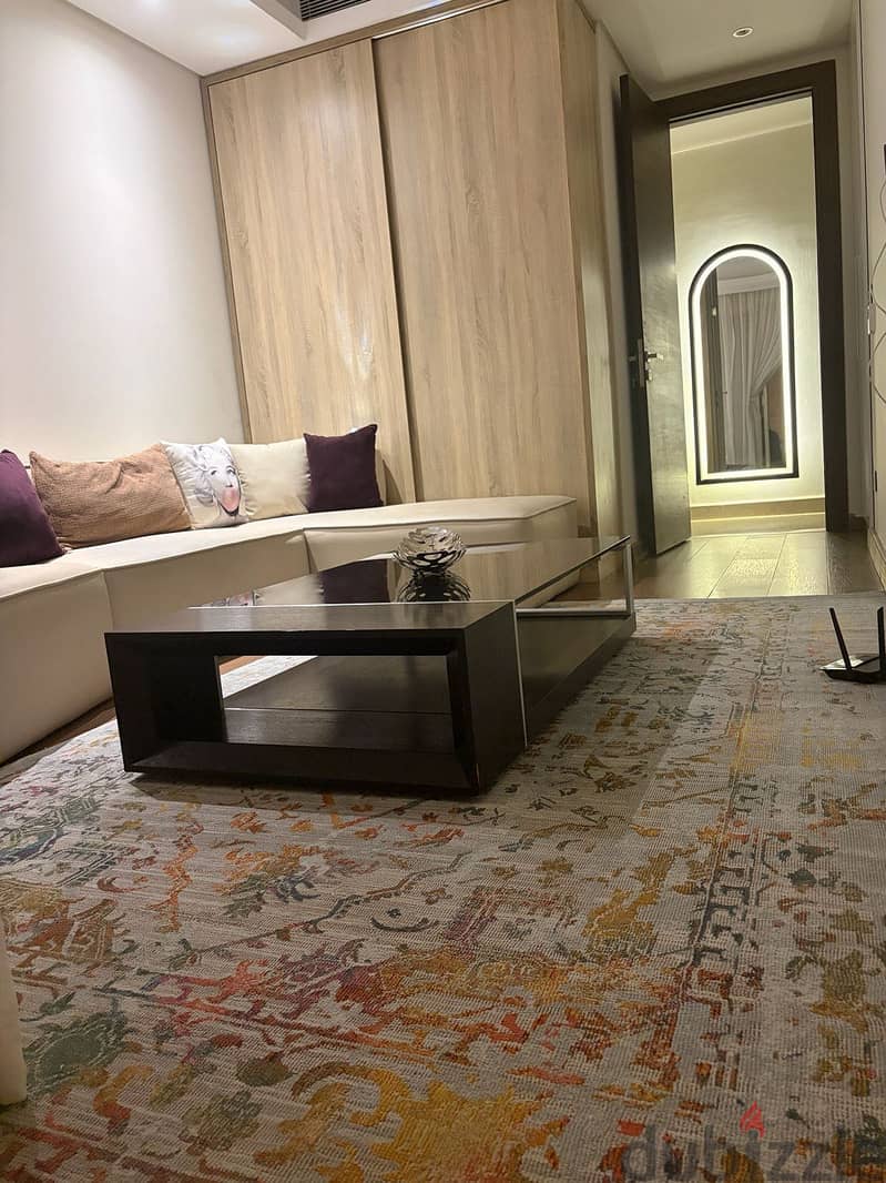 J&M Furniture 7