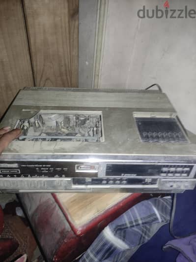 مشغل الشرائط الفديو نشونل