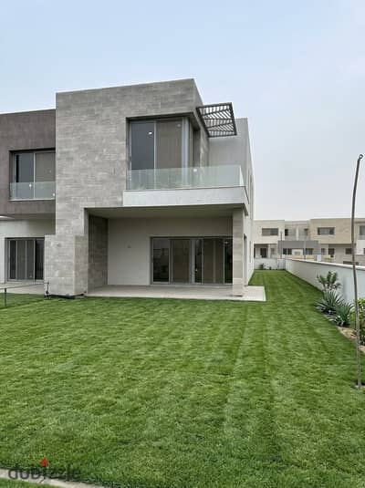 Townhouse ready to move in Hadaba next to pyramids hills