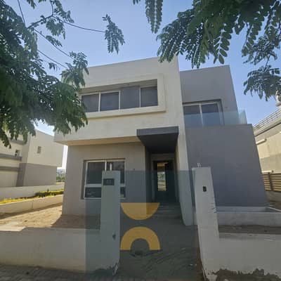 فيلا فاخرة vip للبيع lake view بالتقسيط مريح علي 9سنين بجوار باتيو تاون وwestin golf و مرحلة فيلات فقط بالقرب من زد ايست و سوان ليك و ميفيدا