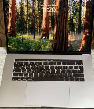 MacBook Pro 2018 15 inch 512 Gb 16 Ram i7 , 4 Gb Gpu