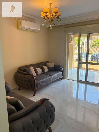 Apartment for rent, vacant, in Compound Sarai, first residence, ground floor with garden, furnished, and near the Hope Axis.