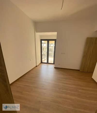Unfurnished 160 sqm apartment for rent (including A/C units) in the Fifth Square compound, Fifth Settlement, near the American University in Cairo (AU