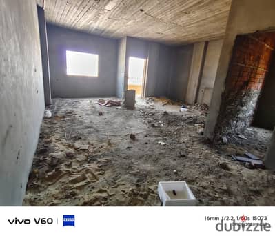 Apartment for sale in West Sumid, villas and palaces area, open view, waterfront, at a bargain price Apartment for sale in West Sumid, villas and palaces area, open view, waterfront, at a bargain price