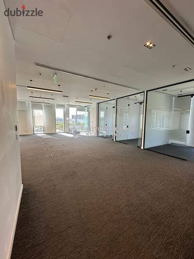 Administrative headquarters 425 sqm fully finished, air-conditioned for rent in Cairo Festival City CFC, Fifth Settlement