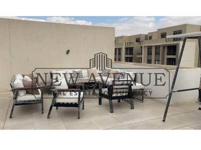 Apartment Prime location Fully Finished by the owner with kitchen and ac’s club view in  El Marasem Fifth Square