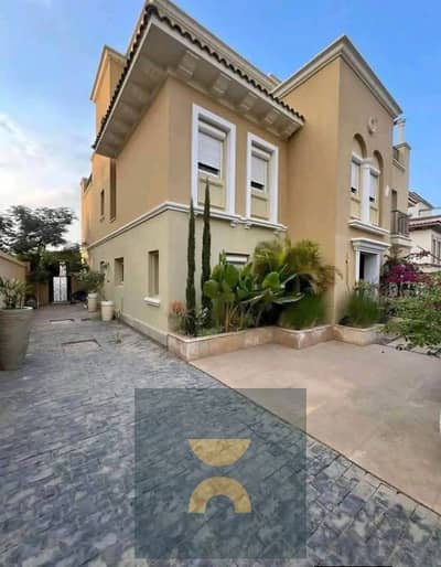 Townhouse villa in a premium villa only phase 50 percent discount near El Shorouk gates directly on Suez Road next to Madinaty minutes from Privadoy
