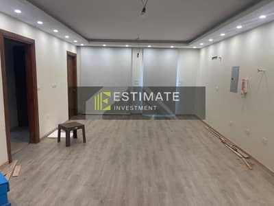 146m² Apartment with Garden for Rent in Taj City