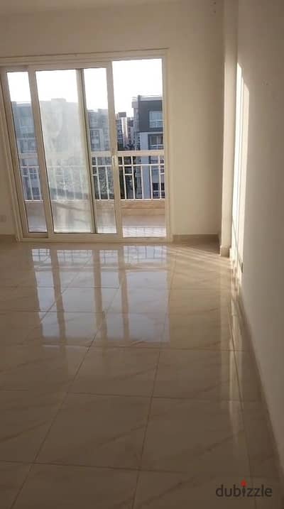 شقة مميزه جدا للبيع في مدينتي B12