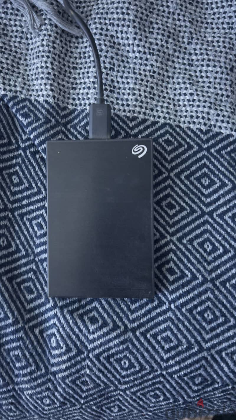 Xbox Series S + 2TB Hard Drive 2