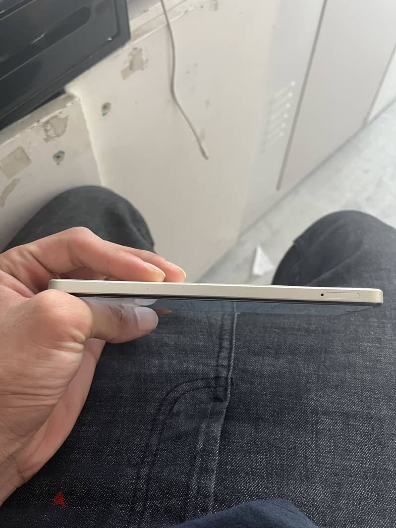 Realme C53 4