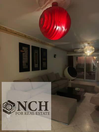 شقة فاخرة للإيجار في **Nile Tower – كورنيش المعادي**، بموقع متميز وإطلالة مباشرة واستثنائية على نهر النيل، لتوفر تجربة سكنية راقية