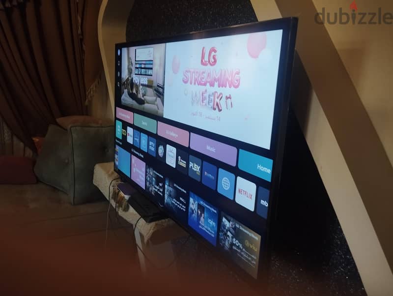 Smart TV 55 Inch like New 17