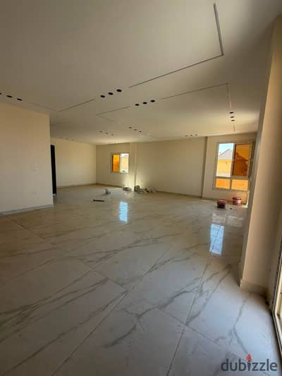 Apartment for sale in a prime location in the Ninth District, Sheikh Zayed