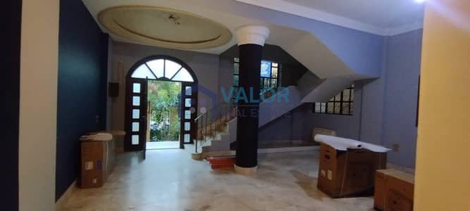 Duplex for rent in West Golf compound