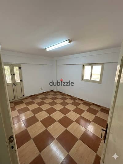 Licensed office space 420 m Smouha (suitable for clinics and companies, administrative license and private entrance)