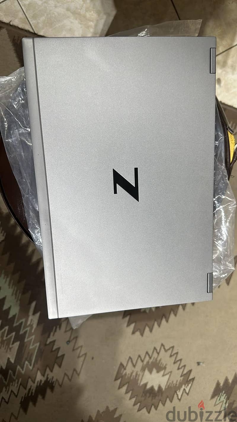 white store laptop 1
