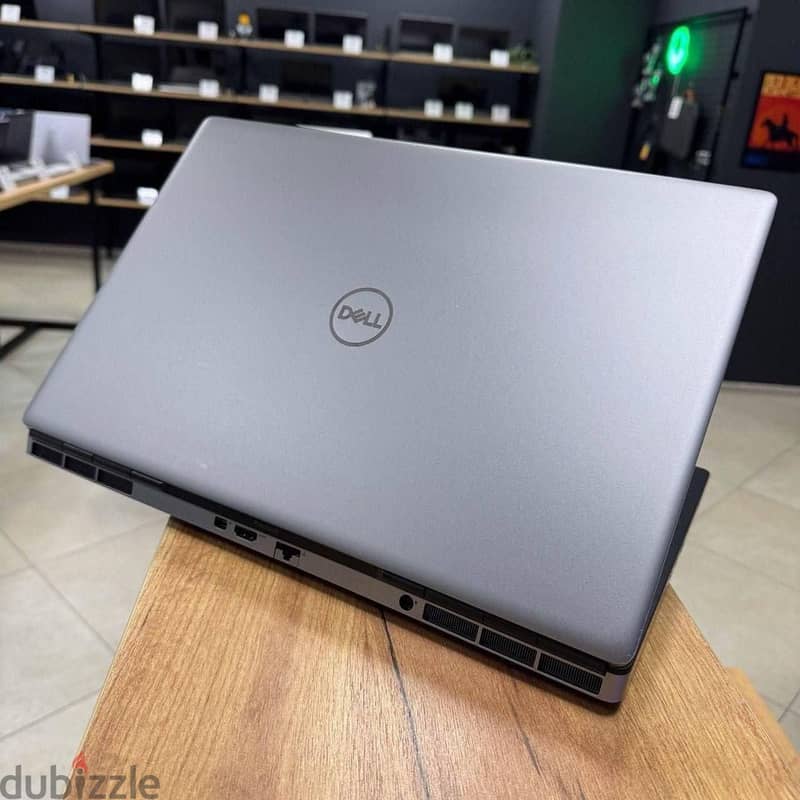 Dell Precision 7750 RTX 4000 8GB 1