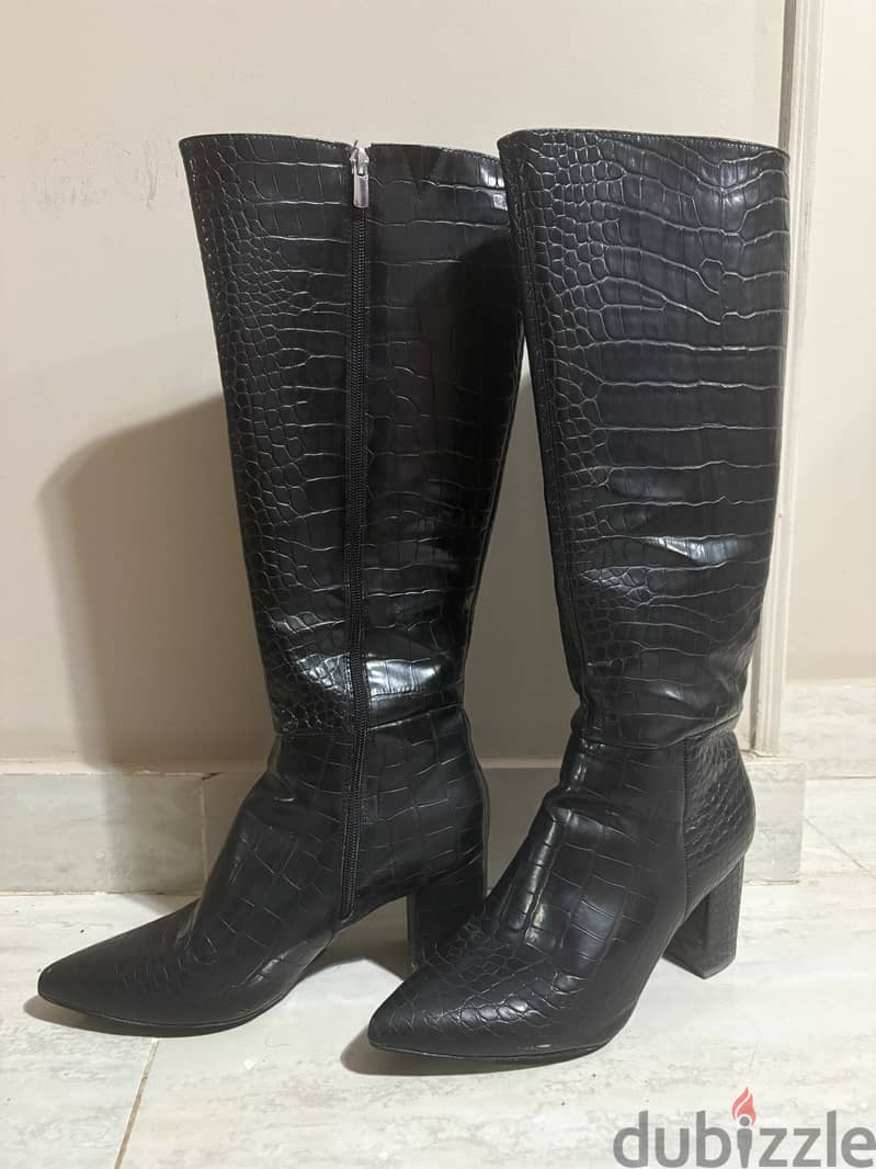 Pixi Boots used like new 4