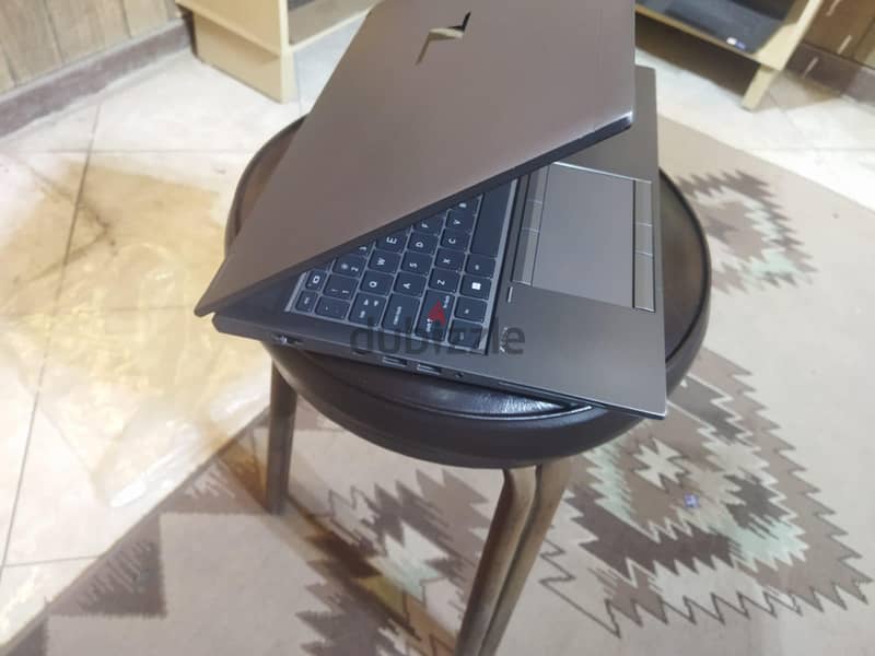white store laptop 1