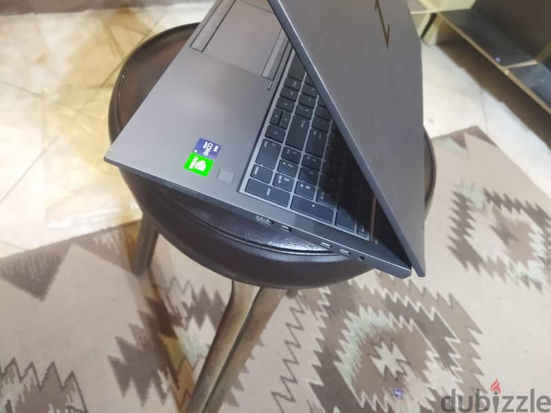 white store laptop 3