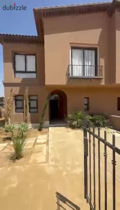 Townhouse Middle Location Distinctive Immediate Delivery in Village West Sheikh Zayed