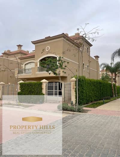 فيلا للبيع في Patio 5 East موقع استراتيجي وعلي مساحات خضراء واستلام فوري