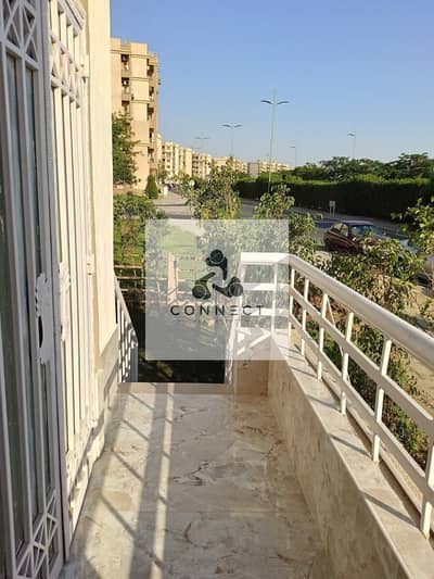 Apartment for sale in Madinaty (B6) – Super-lux finish with modern paintwork. Area: 89 m² plus a 45 m² garden.
