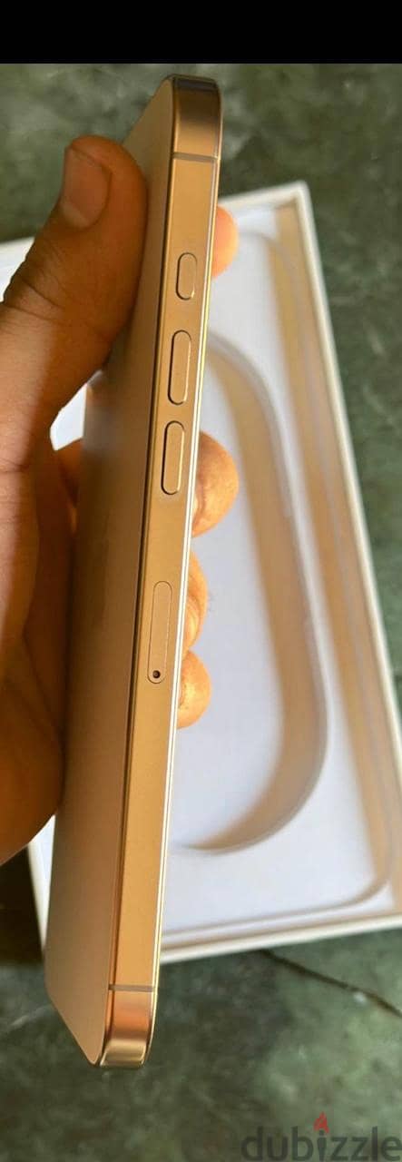 Iphone 16 pro max 4