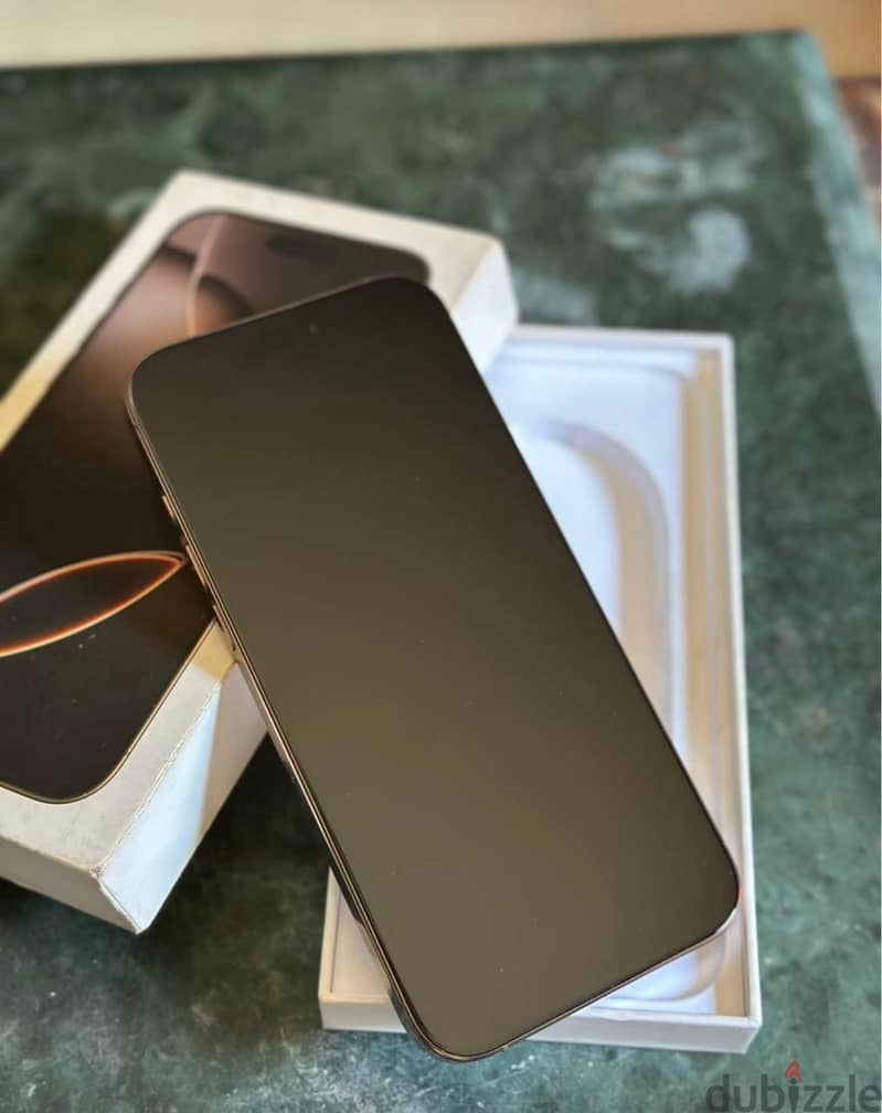 Iphone 16 pro max 5