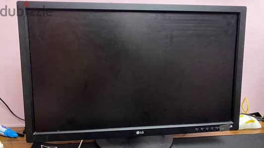 شاشه lg مكتب حاله ممتازه لا يوجد dead pixels 60 hz فرز اول سعر 1200 جن