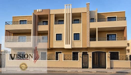 شقه 227 متر للبيع بالحي الثالث غرب-من المالك مباشره -استلام فورى-بمدينه الشروق -وبالقرب من مدينتي
