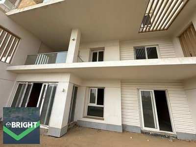 A distinctive Park Villa in Club Park, Mountain View iCity October, featuring 240 sqm BUA and a 52 sqm private garden, with an open Clubhouse view