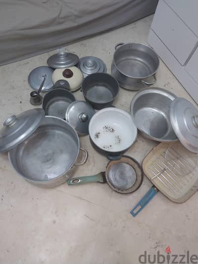 أدوات مطبخ للبيع عل بعضهم