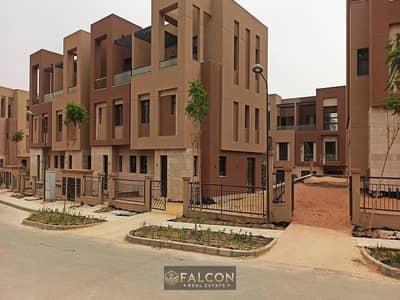 شقه استلام فوري ديستركت 5 بجوار AUC علي طريق السويس 126 متر غرفتين نوم التجمع الخامس استلام فوري بخصم مميز 36%  District 5 - Marakez
