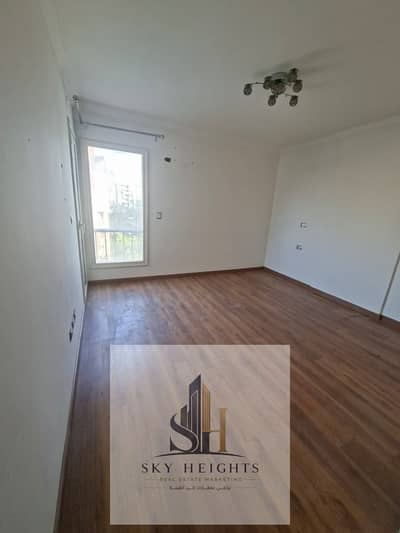 Very exclusive for legal rent in Guide Compound: a distinctive apartment with a great location and a special price, and the key is available for viewi