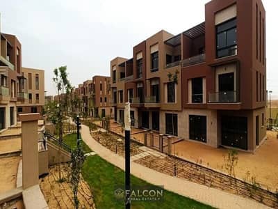 126 sqm, 2-bedroom apartment available for immediate delivery at District 5 (by Marakez), located next to the AUC on Suez Road, Fifth Settlement. Spec