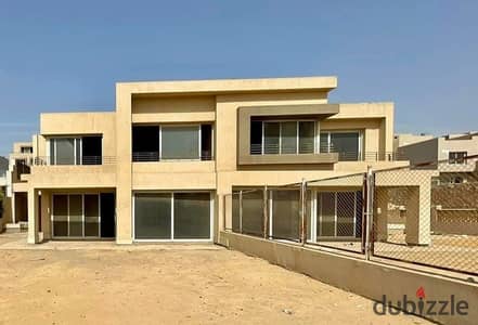 إستلام الفورى توين هاوس فى جولف فيوز من بالم هيلز بجانب ذا كراون وبى اكس Golf Views Palm Hills