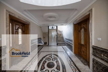 دوبلكس للايجار بالتجمع الاول فى كمبوند مارينا سيتى فيو لاند سكيب بالمطبخ والتكييفات Duplex for Rent in Marina City, New Cairo  Landscape View Kitchen