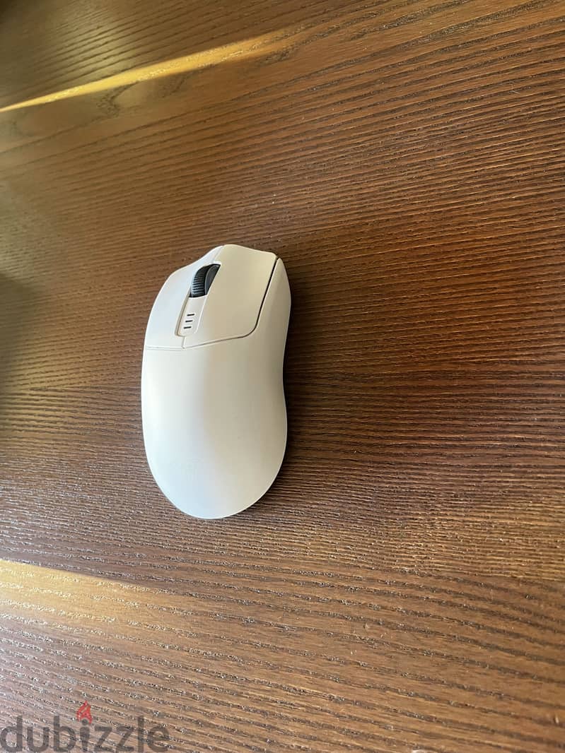 Perfect condition gaming mouse (Aula SC580). 2
