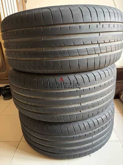 ٣ كاوتش GoodYear  الماني مقاس R18- 235/46
