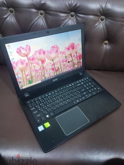 acer Core i7 بكارتين شاشة جيل سابع