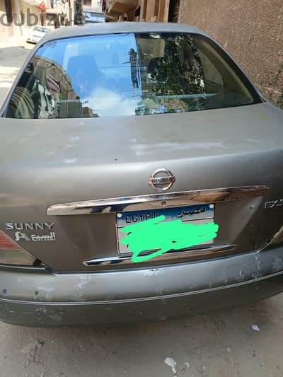 Nissan Sunny 2012