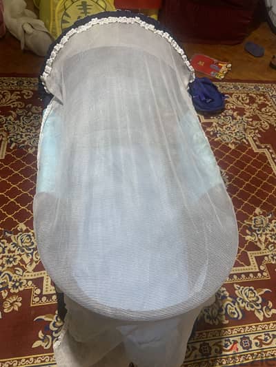 سرير اطفال