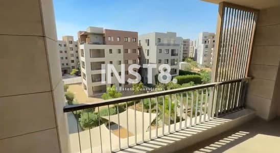 شقة جاهزة للبيع فورا 3غرف بسعر مغري واطلالة مفتوحة في ديستريكت 5